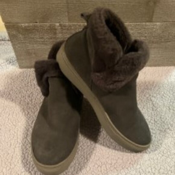 Cougar Shoes - Cougar grey booties size 7